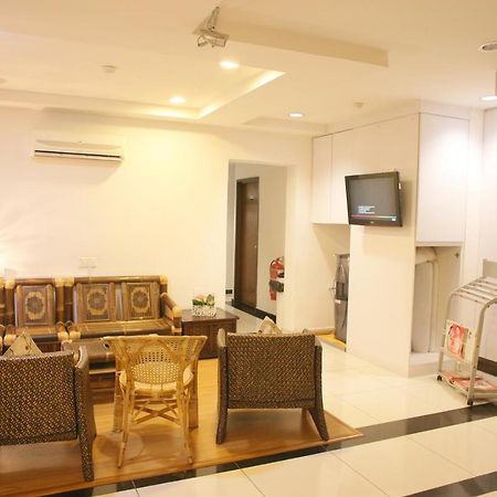 N K Hotel Muar Eksteriør billede