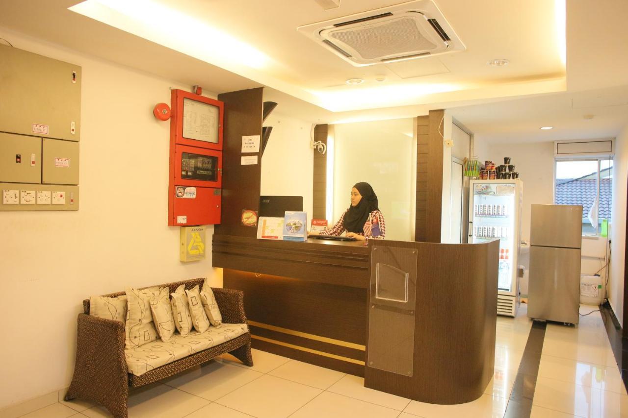 N K Hotel Muar Eksteriør billede