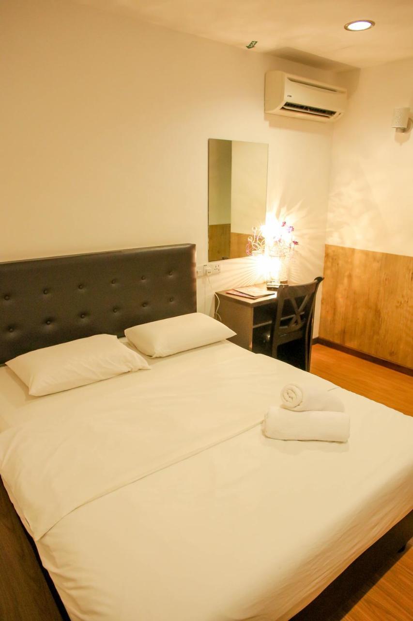 N K Hotel Muar Eksteriør billede